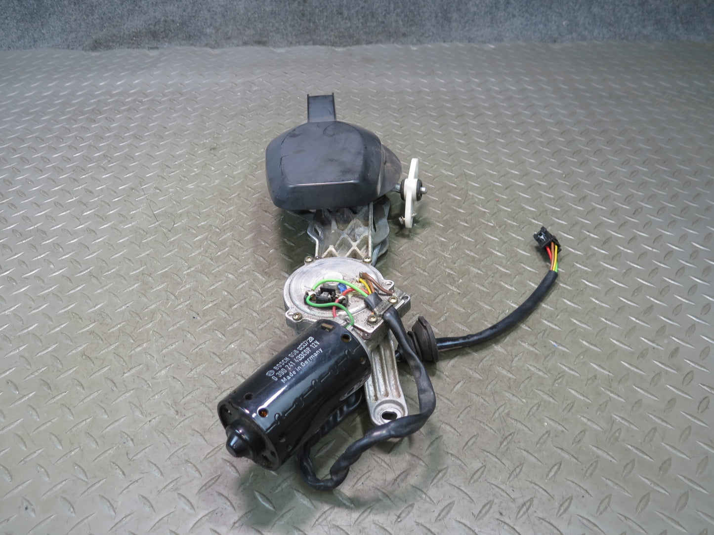 94-02 Mercedes R129 SL500 Windshield Wiper Transmission Linkage w Motor OEM