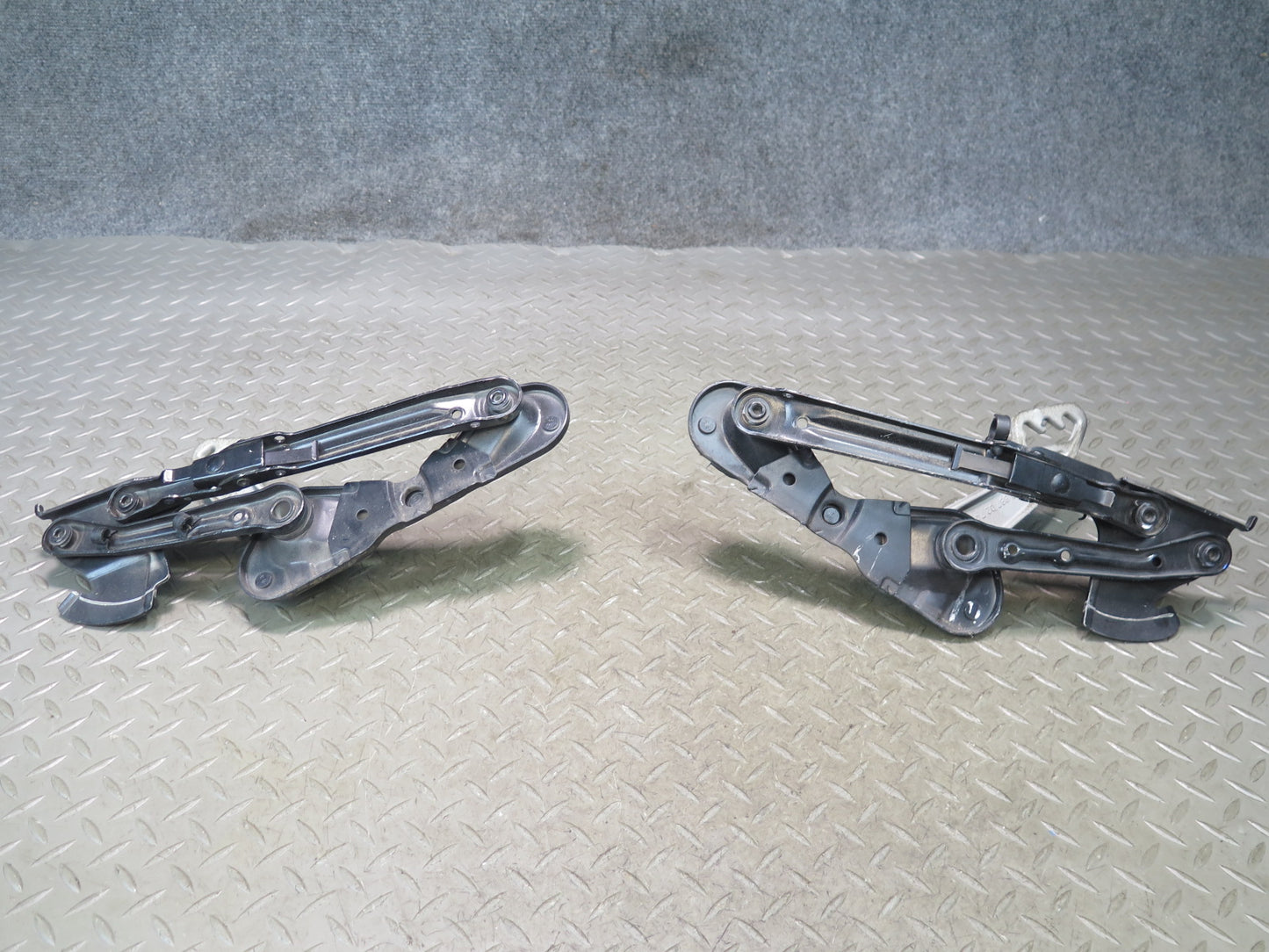 94-02 Mercedes R129 SL500 SL600 Set of 2 Front Left & Right Hood Hinge OEM