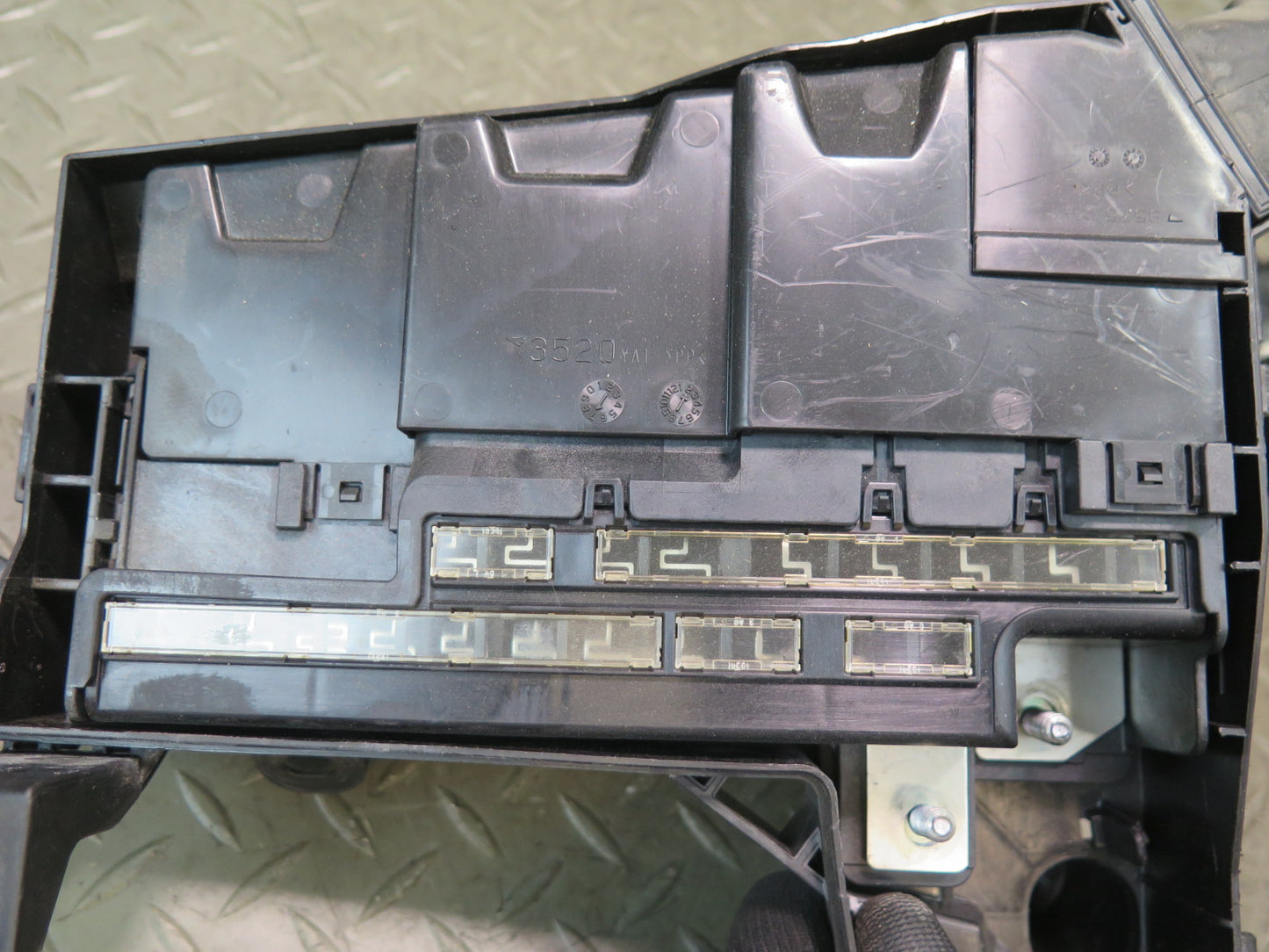 08-12 Lexus UVF46L LS600h LS460 Engine Power Distribution Fuse Relay Box OEM