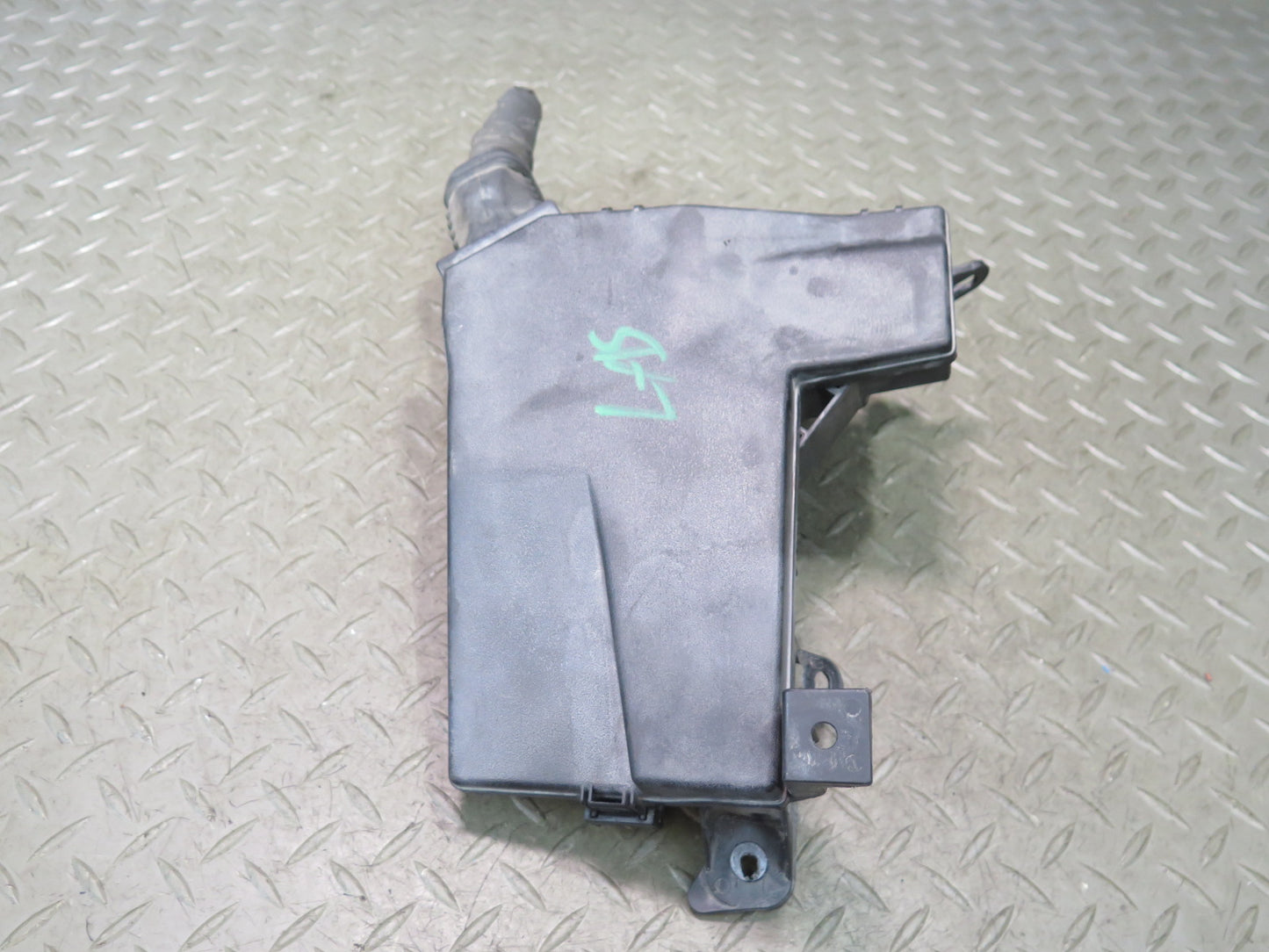 08-12 Lexus UVF46L LS600h LS460 Engine Power Distribution Fuse Relay Box OEM
