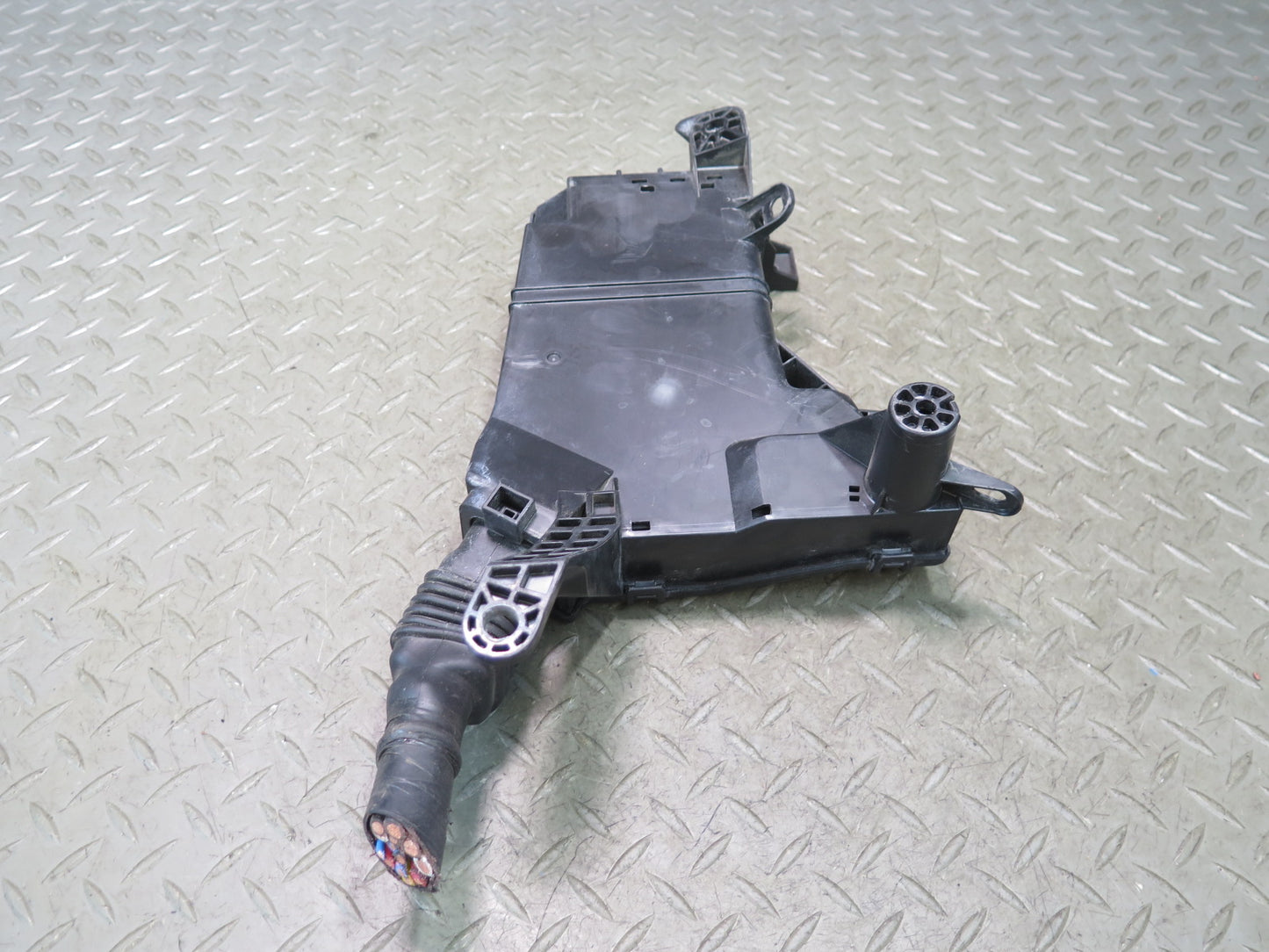 08-12 Lexus UVF46L LS600h LS460 Engine Power Distribution Fuse Relay Box OEM