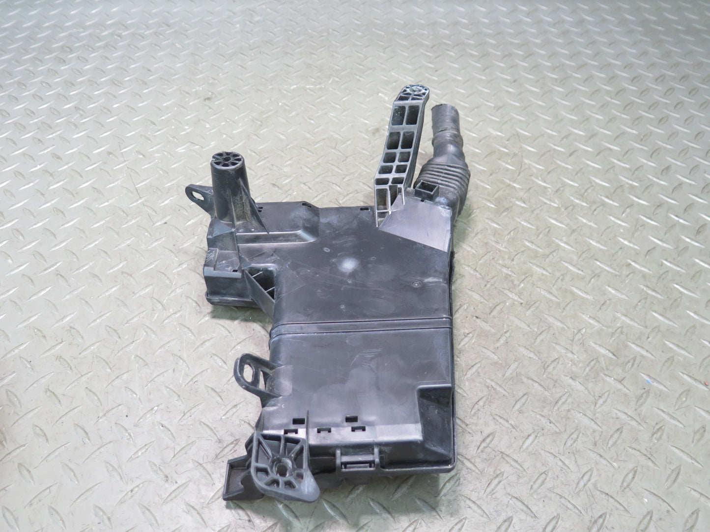 08-12 Lexus UVF46L LS600h LS460 Engine Power Distribution Fuse Relay Box OEM
