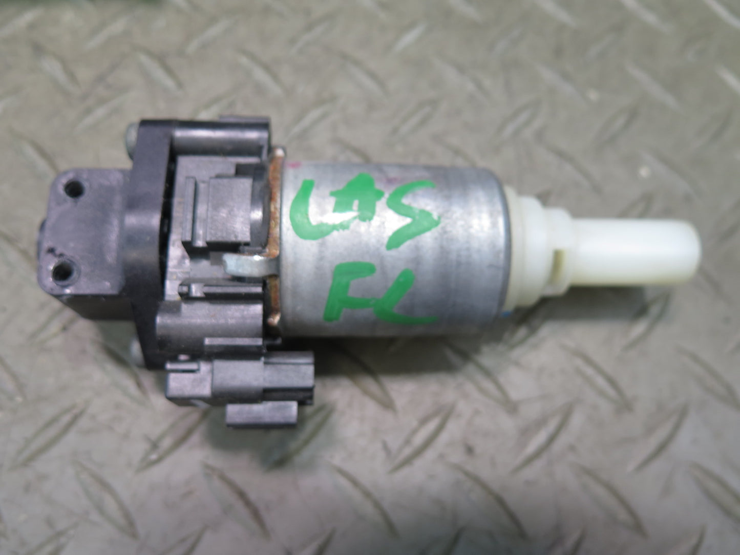 07-17 Lexus UVF46L LS600h LS460 Front Left Seat Adjust Control Motor Set OEM