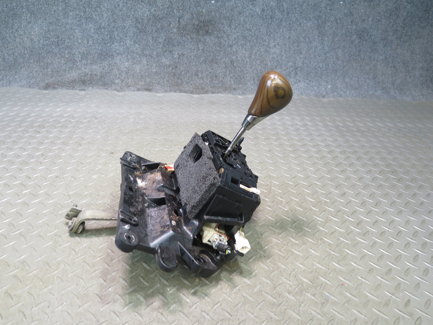 07-09 Lexus UVF46L LS600h LS460 A/T Automatic Transmission Shifter OEM