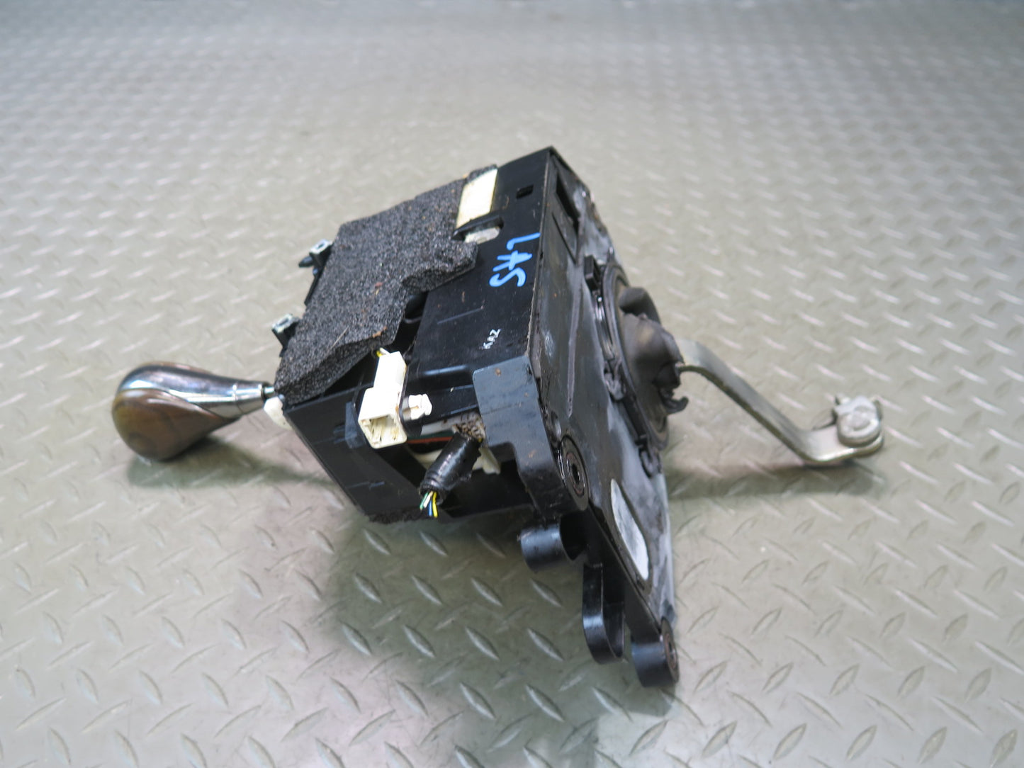 07-09 Lexus UVF46L LS600h LS460 A/T Automatic Transmission Shifter OEM