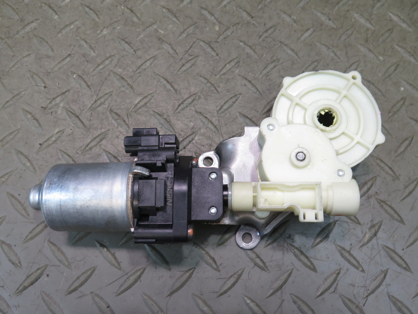 07-17 Lexus UVF46L LS600h LS460 Front Right Seat Adjust Control Motor Set OEM