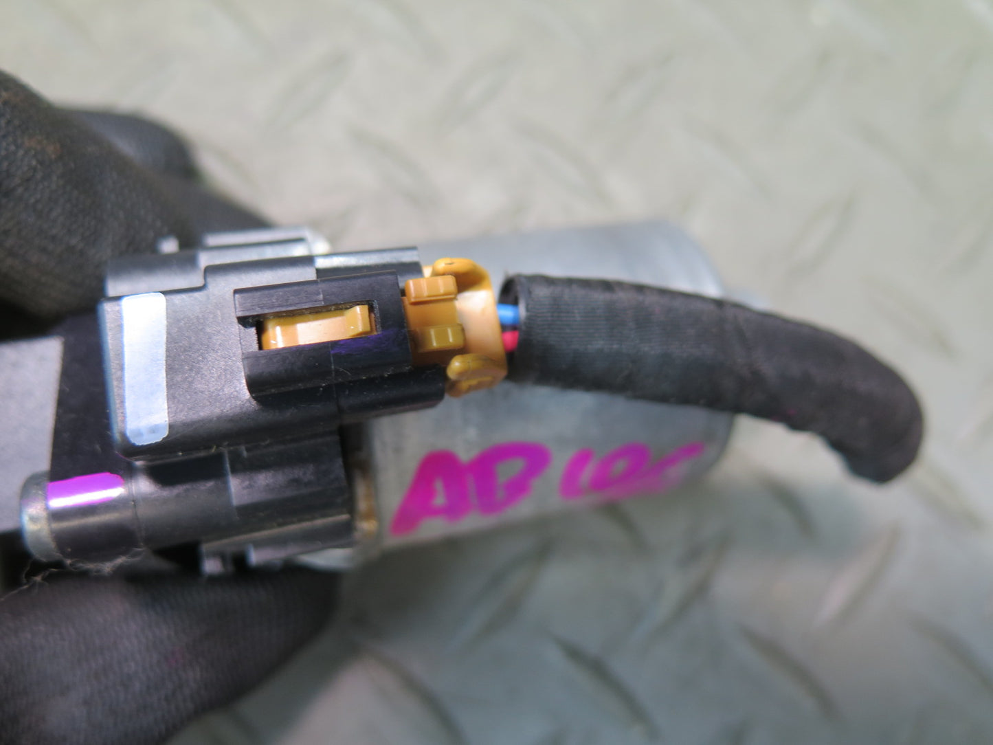 07-17 Lexus UVF46L LS600h LS460 Front Right Seat Adjust Control Motor Set OEM