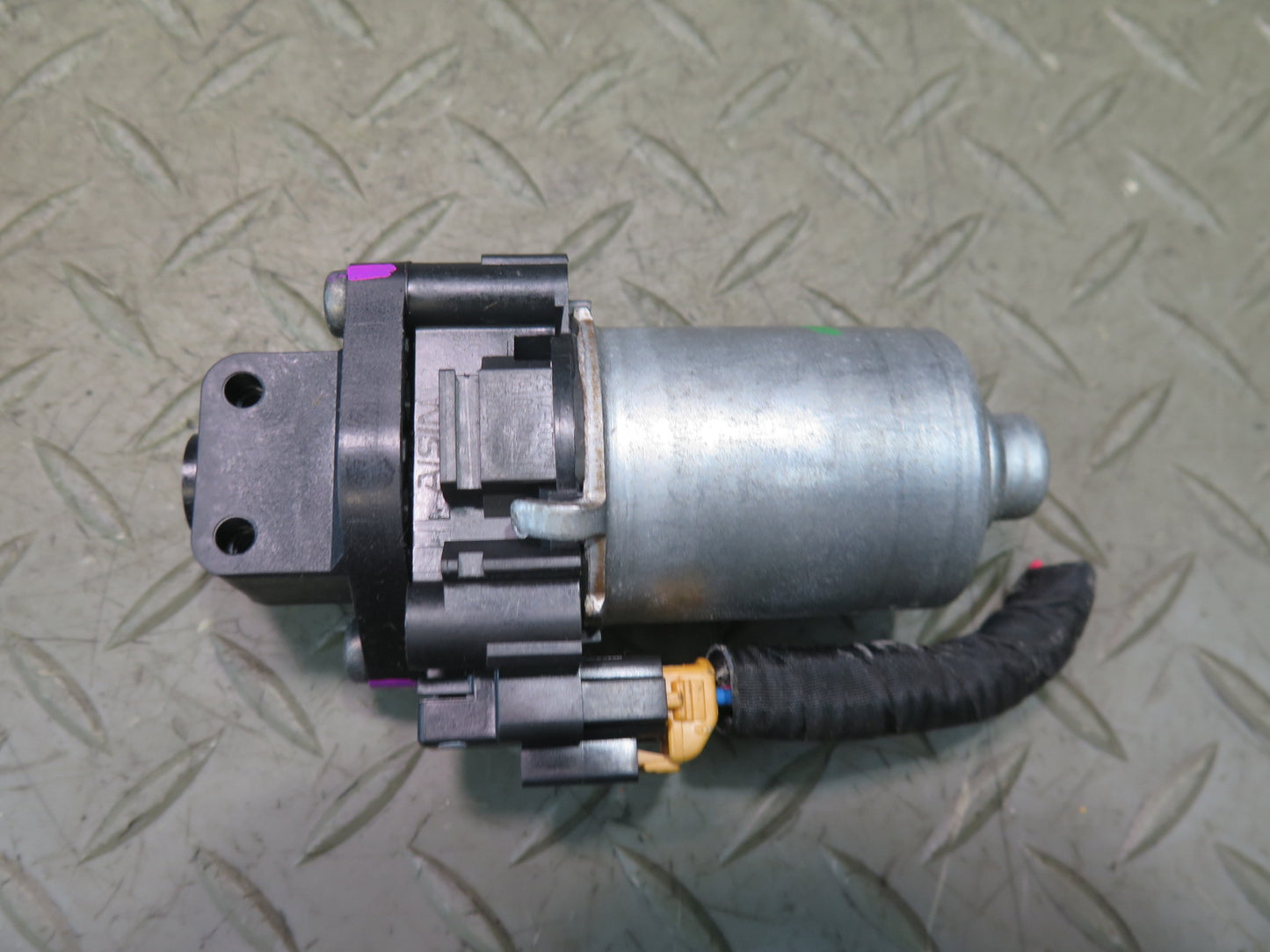 07-17 Lexus UVF46L LS600h LS460 Front Right Seat Adjust Control Motor Set OEM