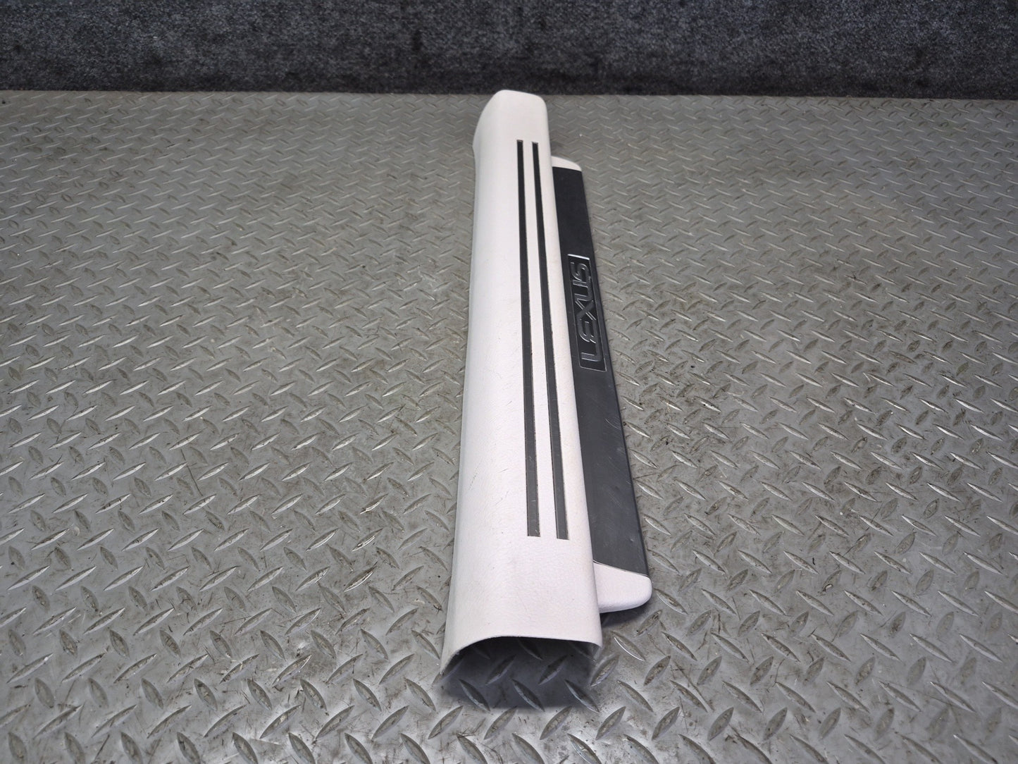 08-12 Lexus UVF46L LS600hL Set of 2 Front Door Scuff Sill Plate Trim Panel OEM