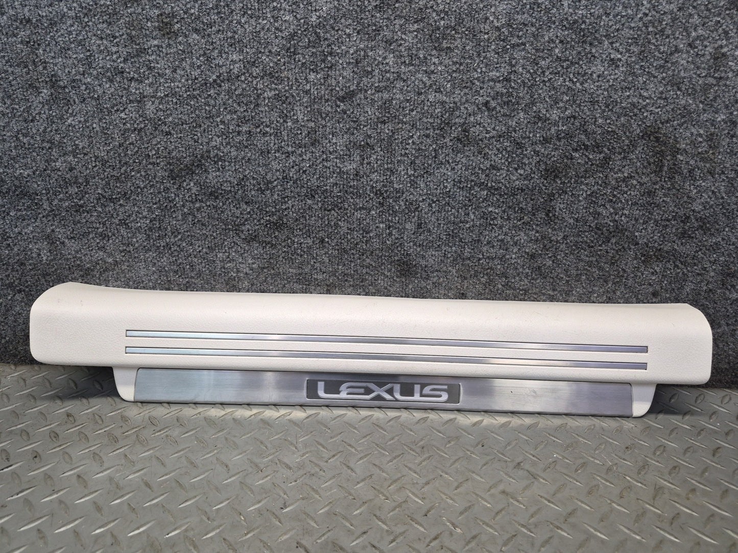 08-12 Lexus UVF46L LS600hL Set of 2 Front Door Scuff Sill Plate Trim Panel OEM