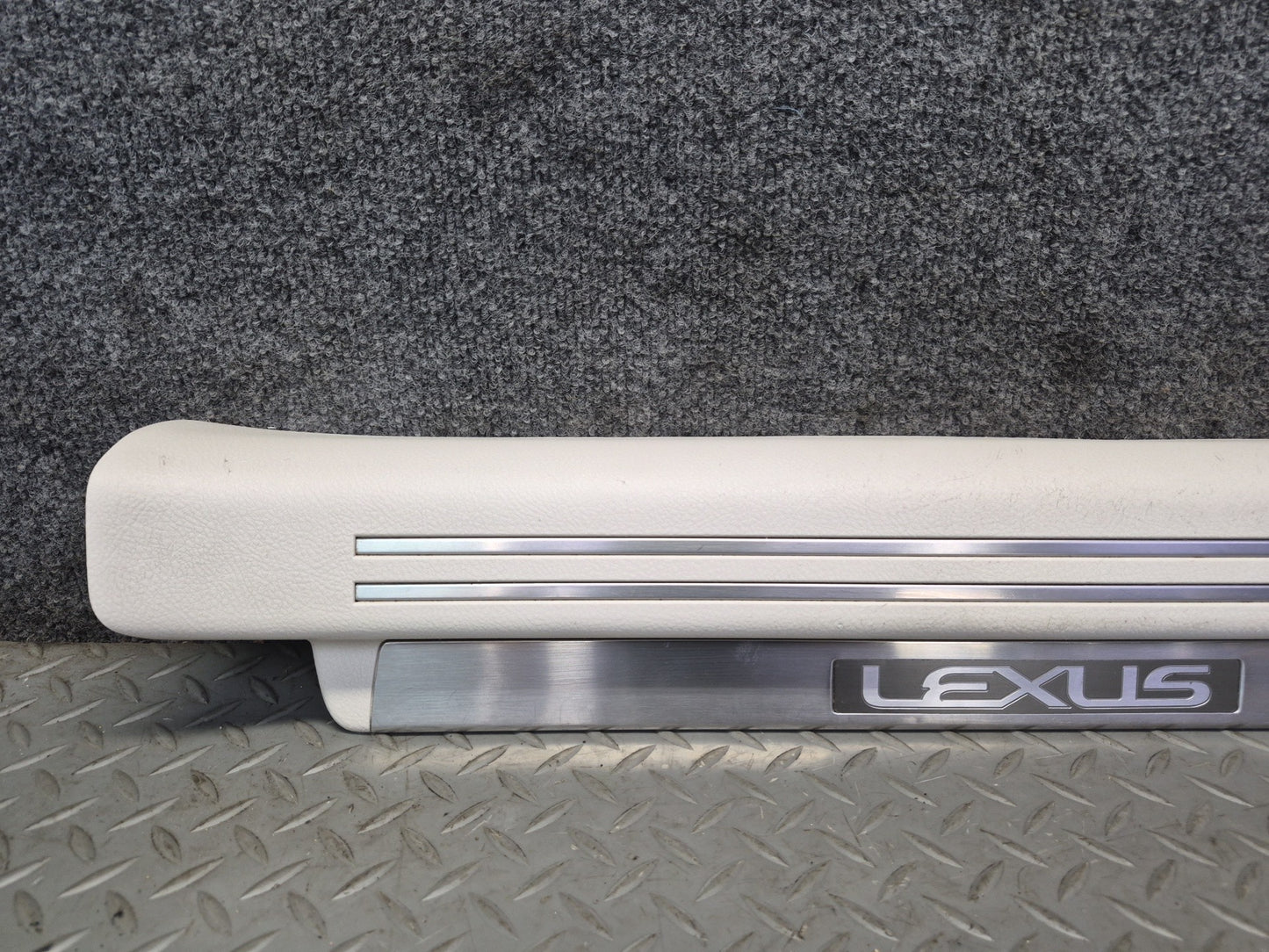 08-12 Lexus UVF46L LS600hL Set of 2 Front Door Scuff Sill Plate Trim Panel OEM