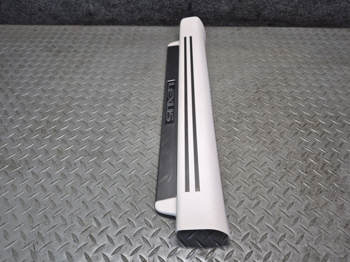 08-12 Lexus UVF46L LS600hL Set of 2 Front Door Scuff Sill Plate Trim Panel OEM