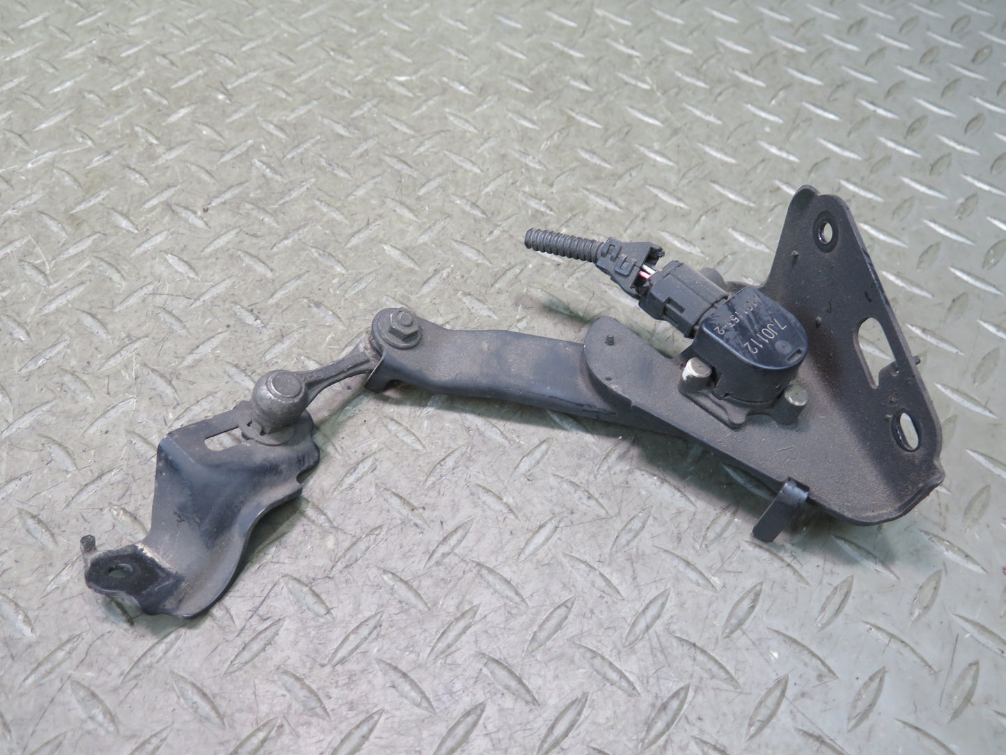 07-17 Lexus UVF46L LS600h LS460 Set of 2 Rear Suspension Height Level Sensor OEM