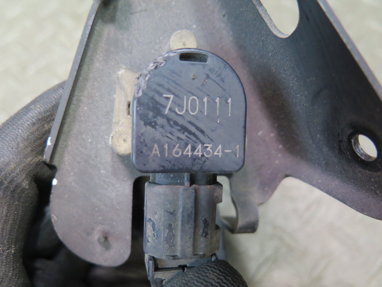 07-17 Lexus UVF46L LS600h LS460 Set of 2 Rear Suspension Height Level Sensor OEM