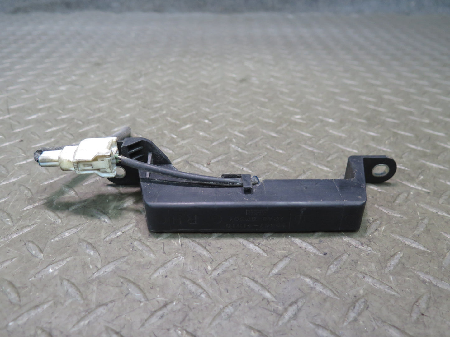 07-12 Lexus UVF46L LS600h LS460 Keyless Entry Antenna Sensor 89997-41010 OEM