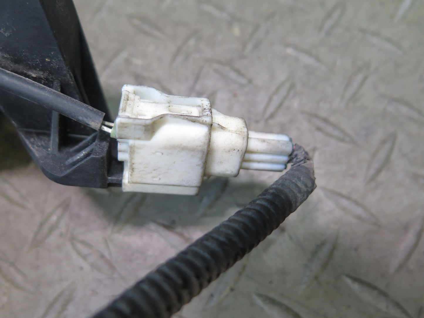 07-12 Lexus UVF46L LS600h LS460 Keyless Entry Antenna Sensor 89997-41010 OEM