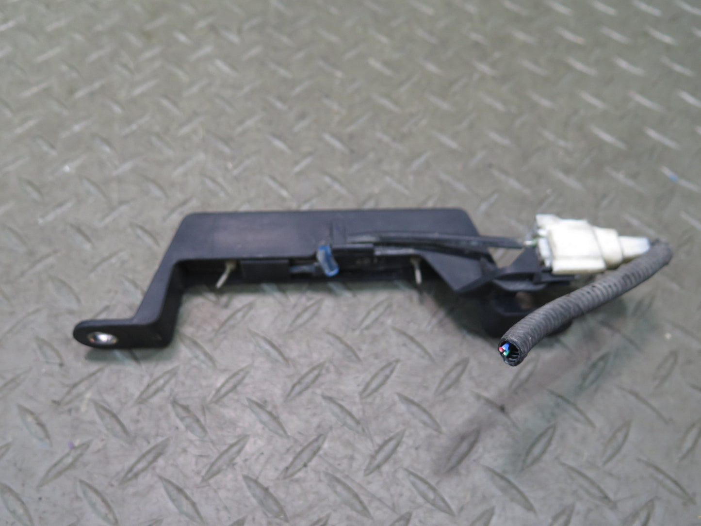 07-12 Lexus UVF46L LS600h LS460 Keyless Entry Antenna Sensor 89997-41010 OEM