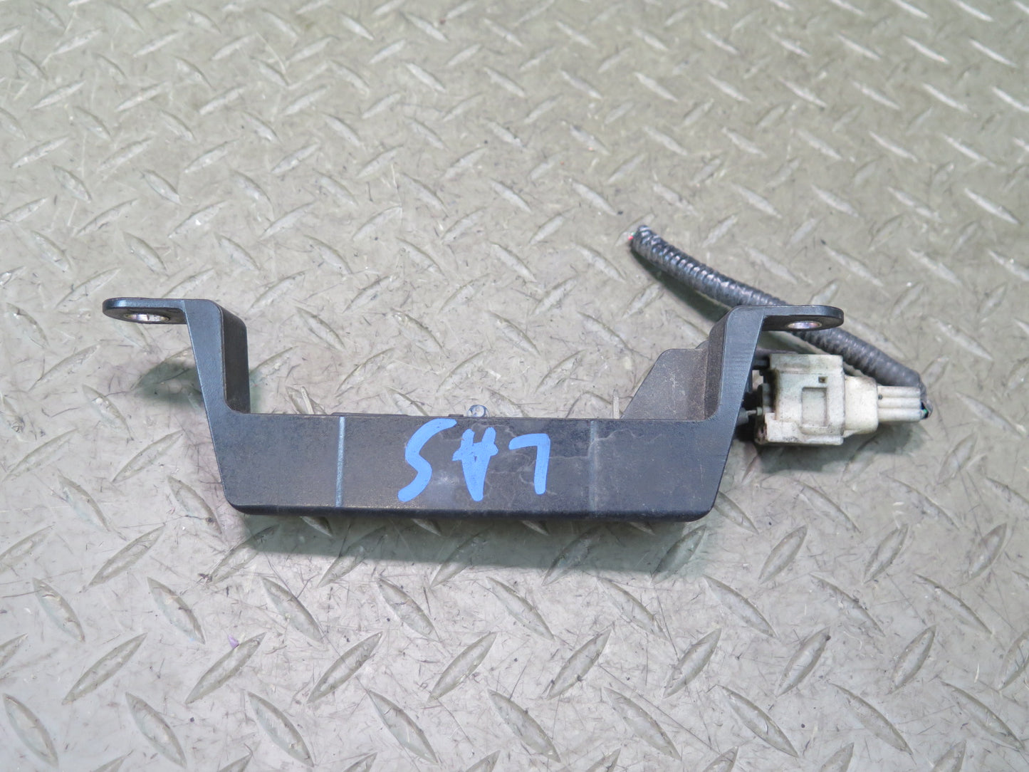 07-12 Lexus UVF46L LS600h LS460 Keyless Entry Antenna Sensor 89997-41010 OEM