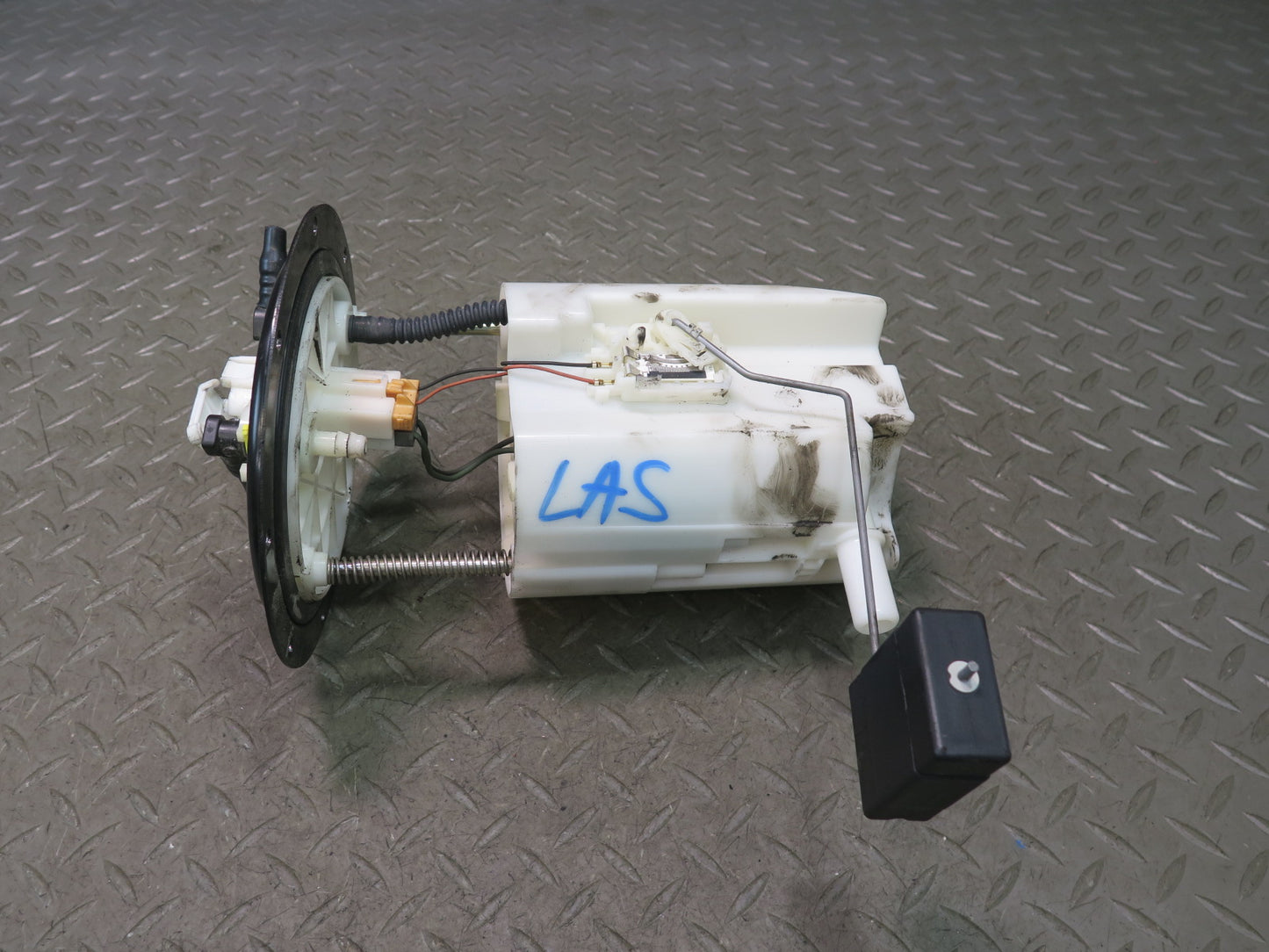 08-09 Lexus UVF46L LS600h Set of 2 Fuel Pump Level Sensor Sending Unit OEM