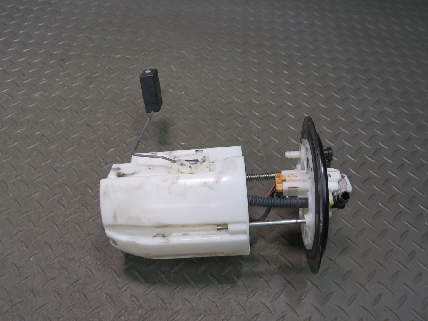 08-09 Lexus UVF46L LS600h Set of 2 Fuel Pump Level Sensor Sending Unit OEM