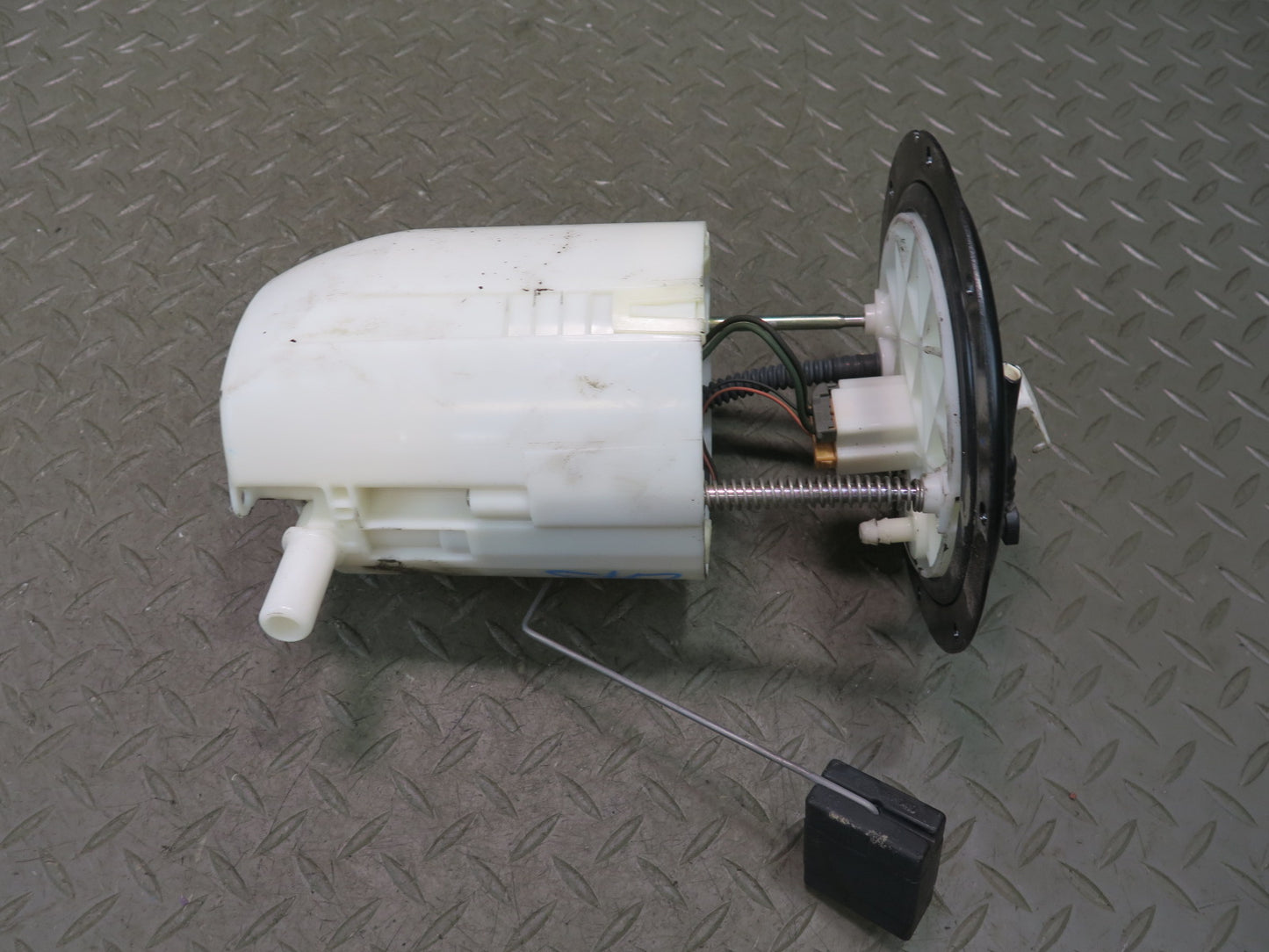08-09 Lexus UVF46L LS600h Set of 2 Fuel Pump Level Sensor Sending Unit OEM