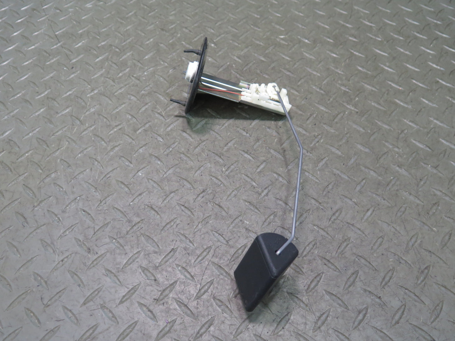 08-09 Lexus UVF46L LS600h Set of 2 Fuel Pump Level Sensor Sending Unit OEM