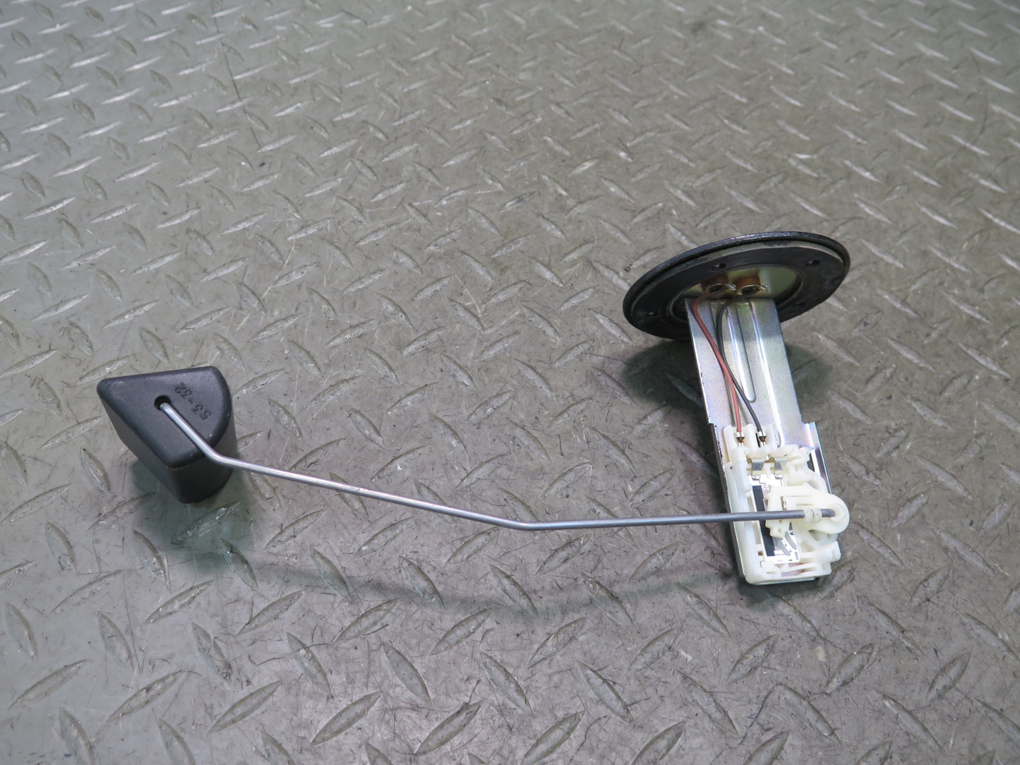 08-09 Lexus UVF46L LS600h Set of 2 Fuel Pump Level Sensor Sending Unit OEM