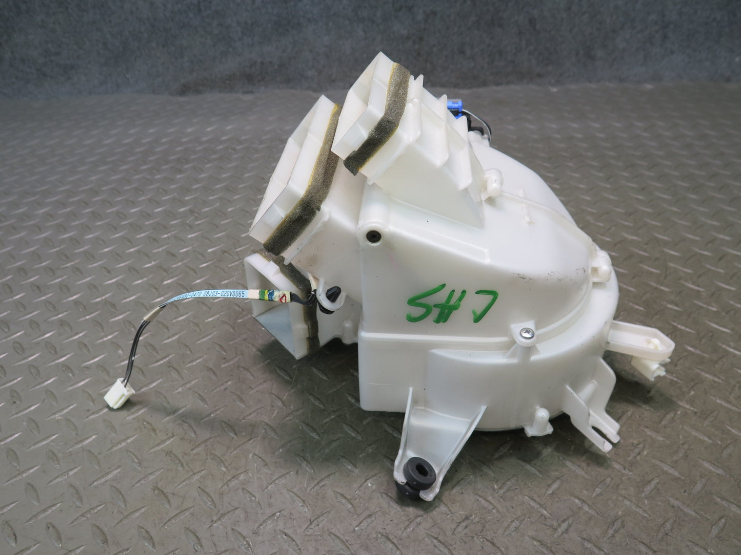 08-09 Lexus UVF46L LS600h Hybrid Battery Cooling Blower Motor Fan OEM