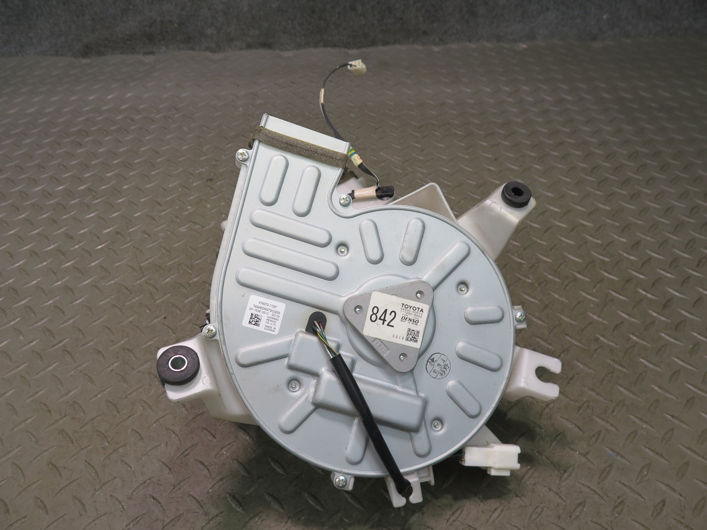 08-09 Lexus UVF46L LS600h Hybrid Battery Cooling Blower Motor Fan OEM