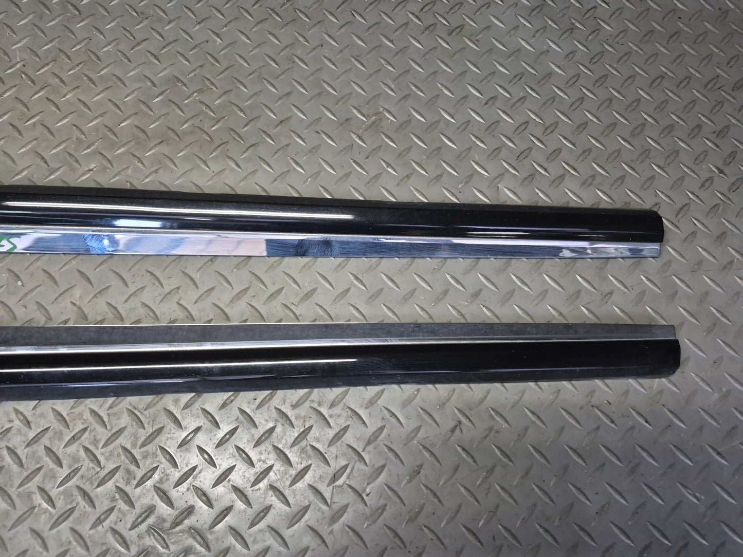 08-09 Lexus UVF46L LS600hL Long Front & Rear Door Fender Trim Molding Set OEM