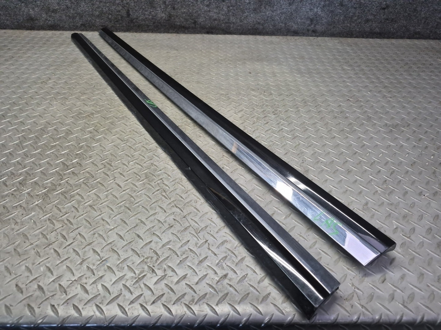 08-09 Lexus UVF46L LS600hL Long Front & Rear Door Fender Trim Molding Set OEM