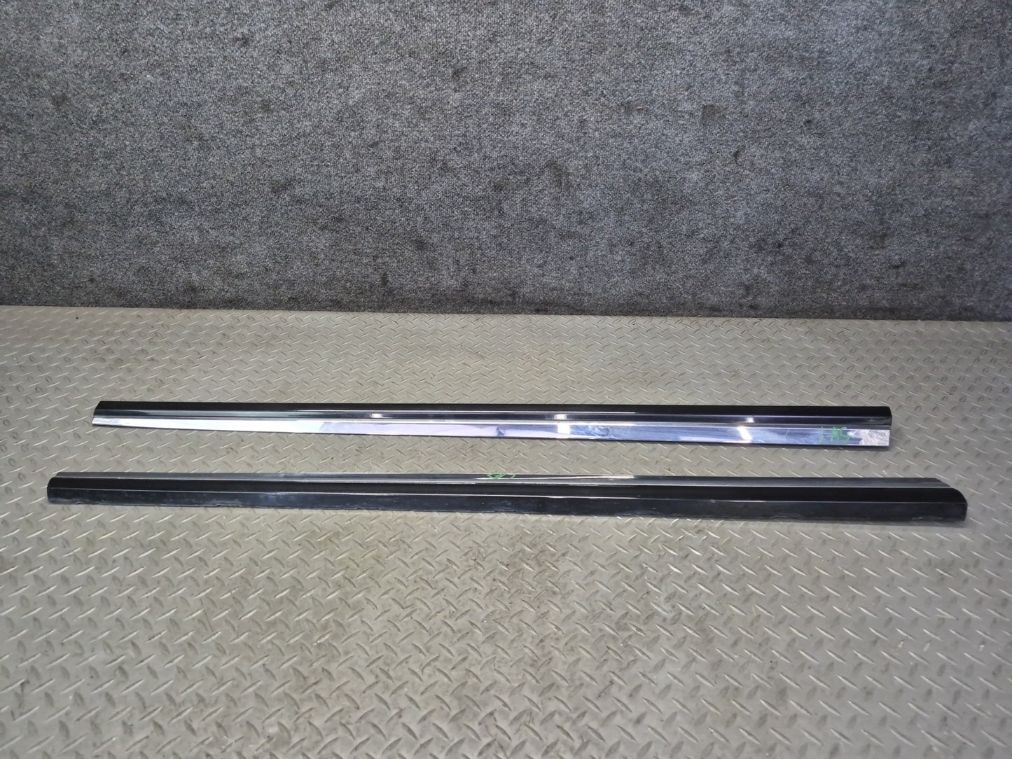 08-09 Lexus UVF46L LS600hL Long Front & Rear Door Fender Trim Molding Set OEM