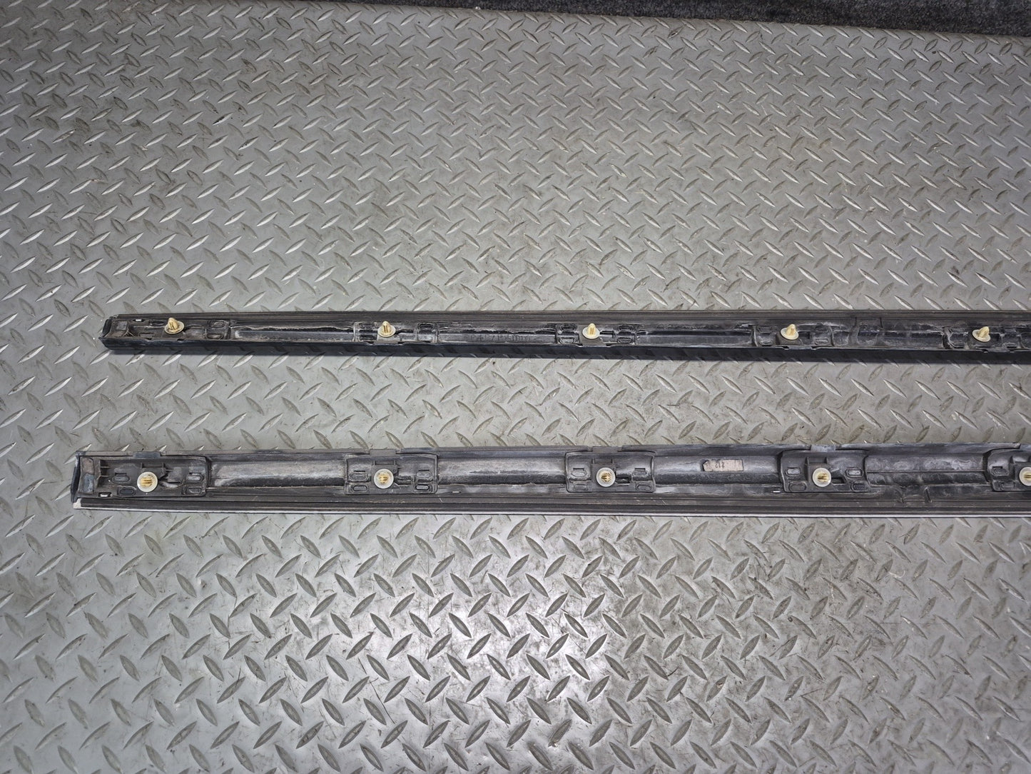 08-09 Lexus UVF46L LS600hL Long Front & Rear Door Fender Trim Molding Set OEM