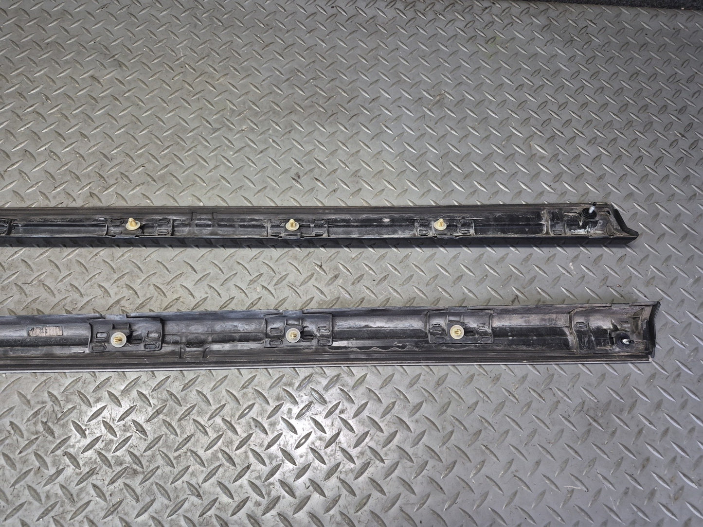 08-09 Lexus UVF46L LS600hL Long Front & Rear Door Fender Trim Molding Set OEM