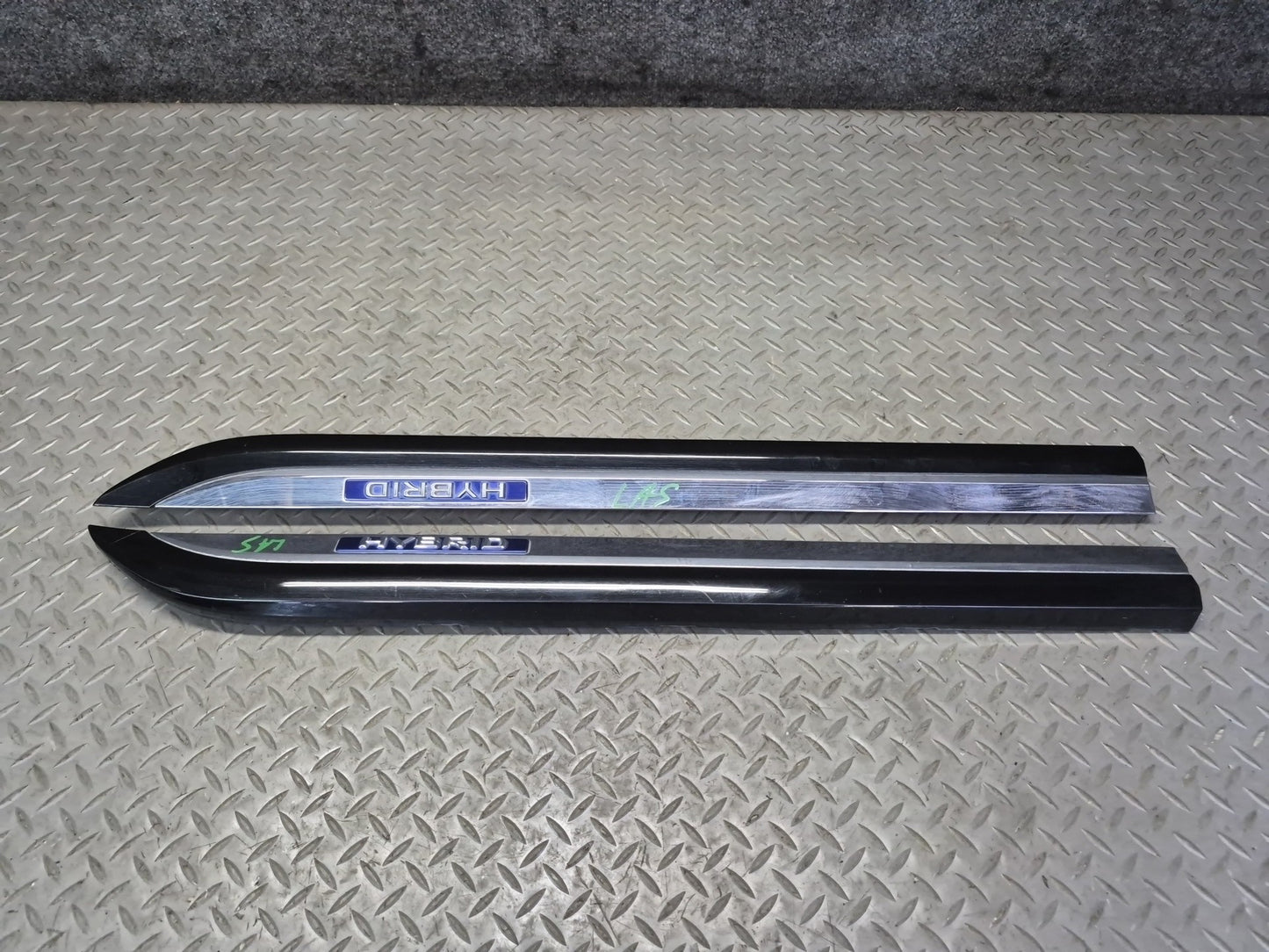 08-09 Lexus UVF46L LS600hL Long Front & Rear Door Fender Trim Molding Set OEM