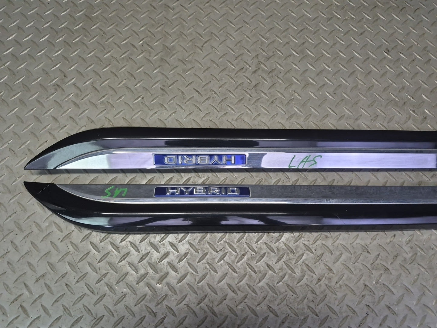 08-09 Lexus UVF46L LS600hL Long Front & Rear Door Fender Trim Molding Set OEM