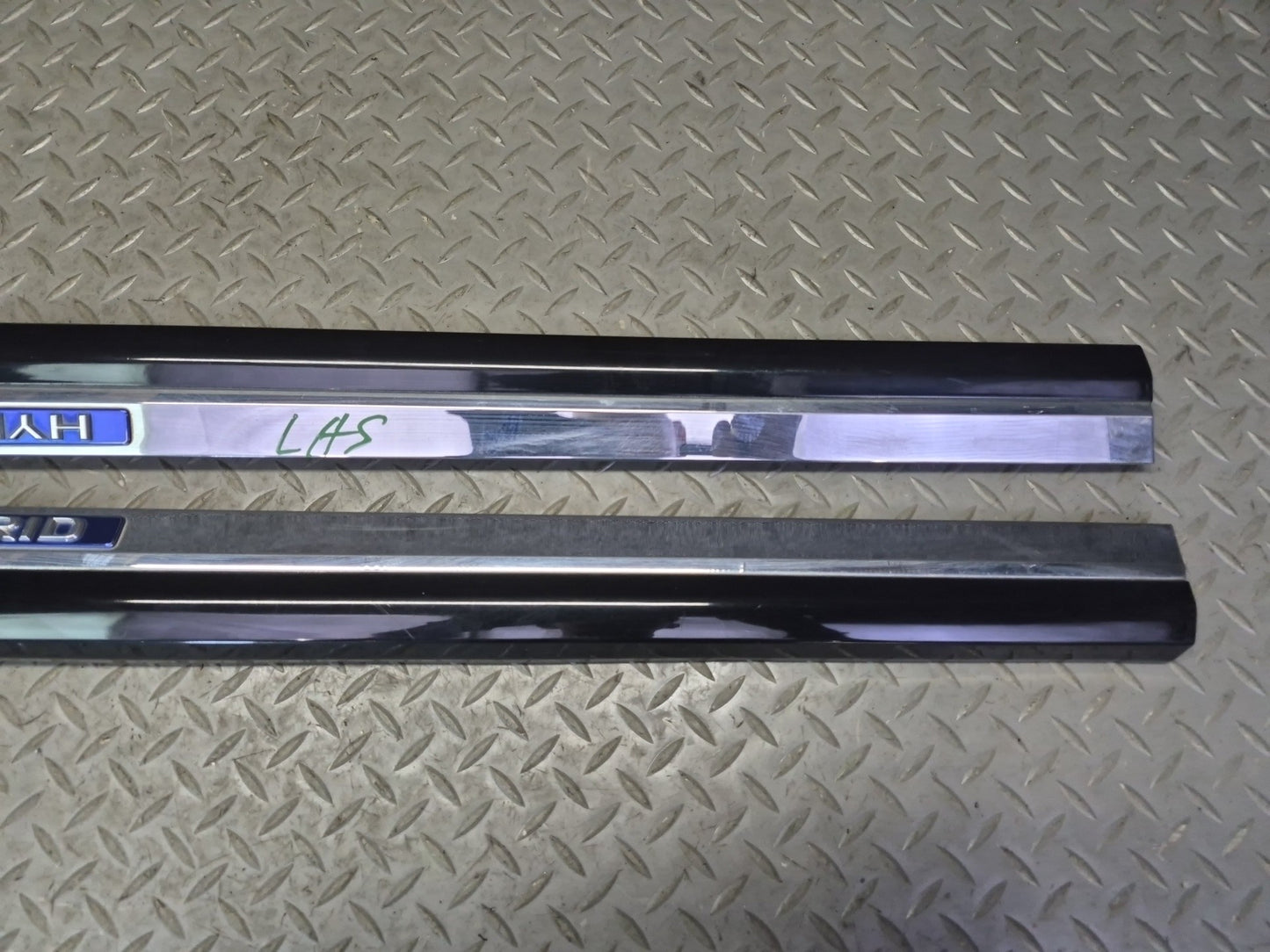 08-09 Lexus UVF46L LS600hL Long Front & Rear Door Fender Trim Molding Set OEM