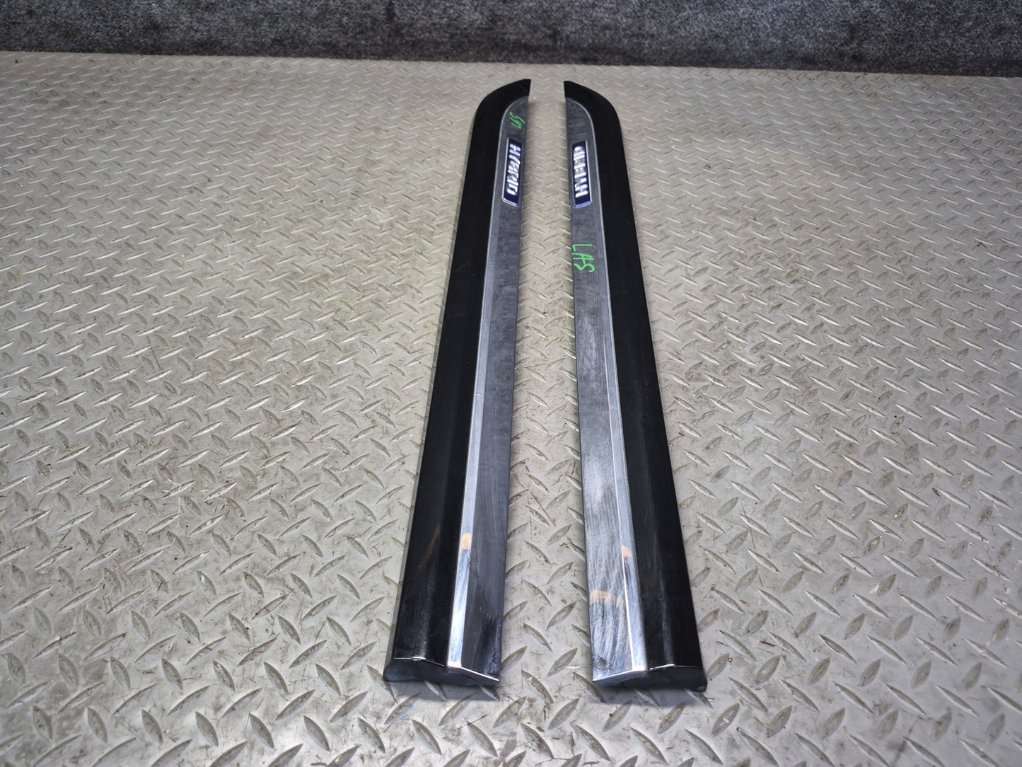 08-09 Lexus UVF46L LS600hL Long Front & Rear Door Fender Trim Molding Set OEM