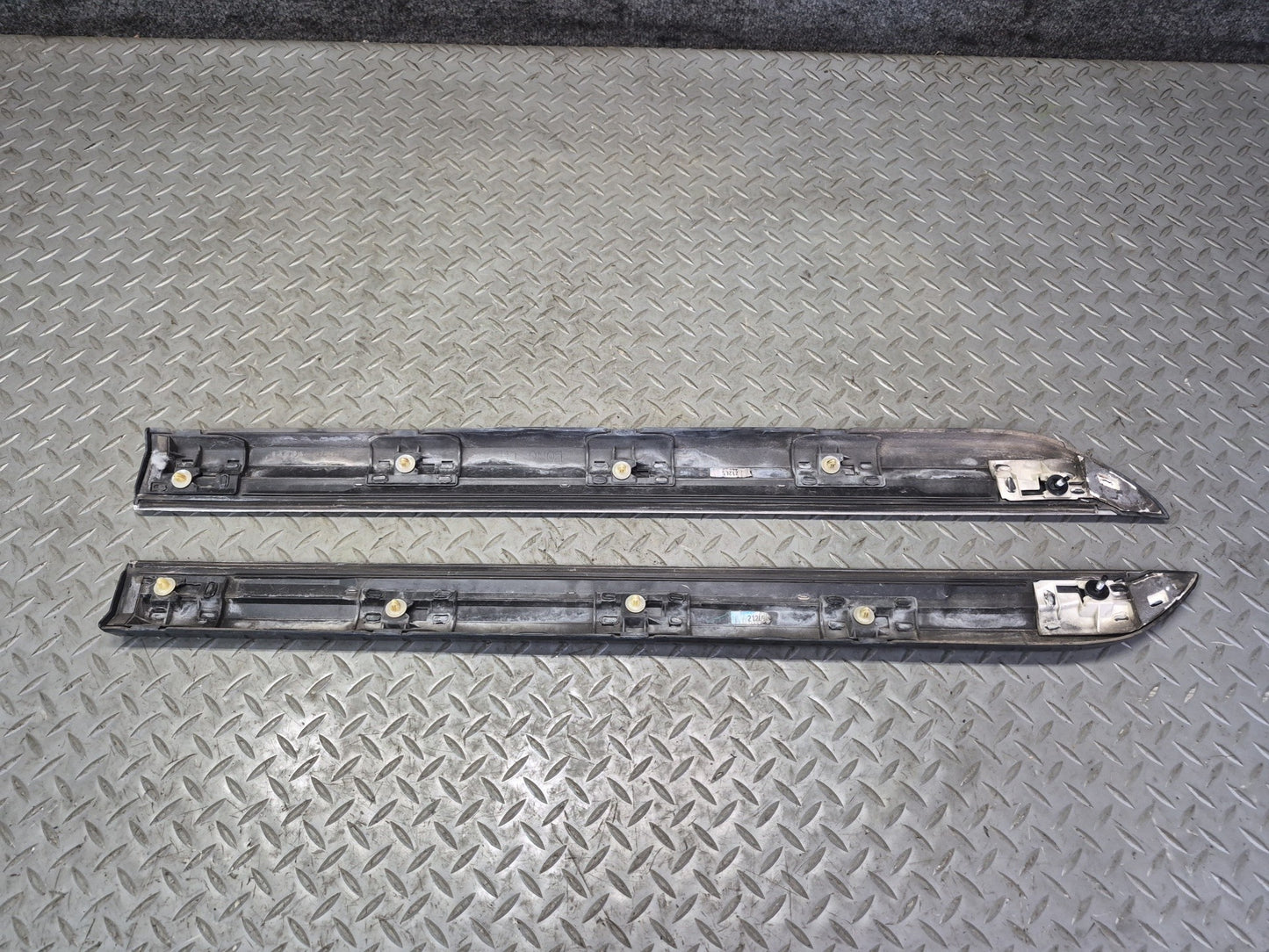 08-09 Lexus UVF46L LS600hL Long Front & Rear Door Fender Trim Molding Set OEM