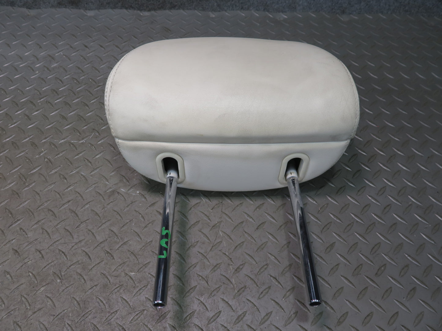 07-09 Lexus UVF46L LS600h LS460 Set of 2 Front Left & Right Leather Headrest OEM