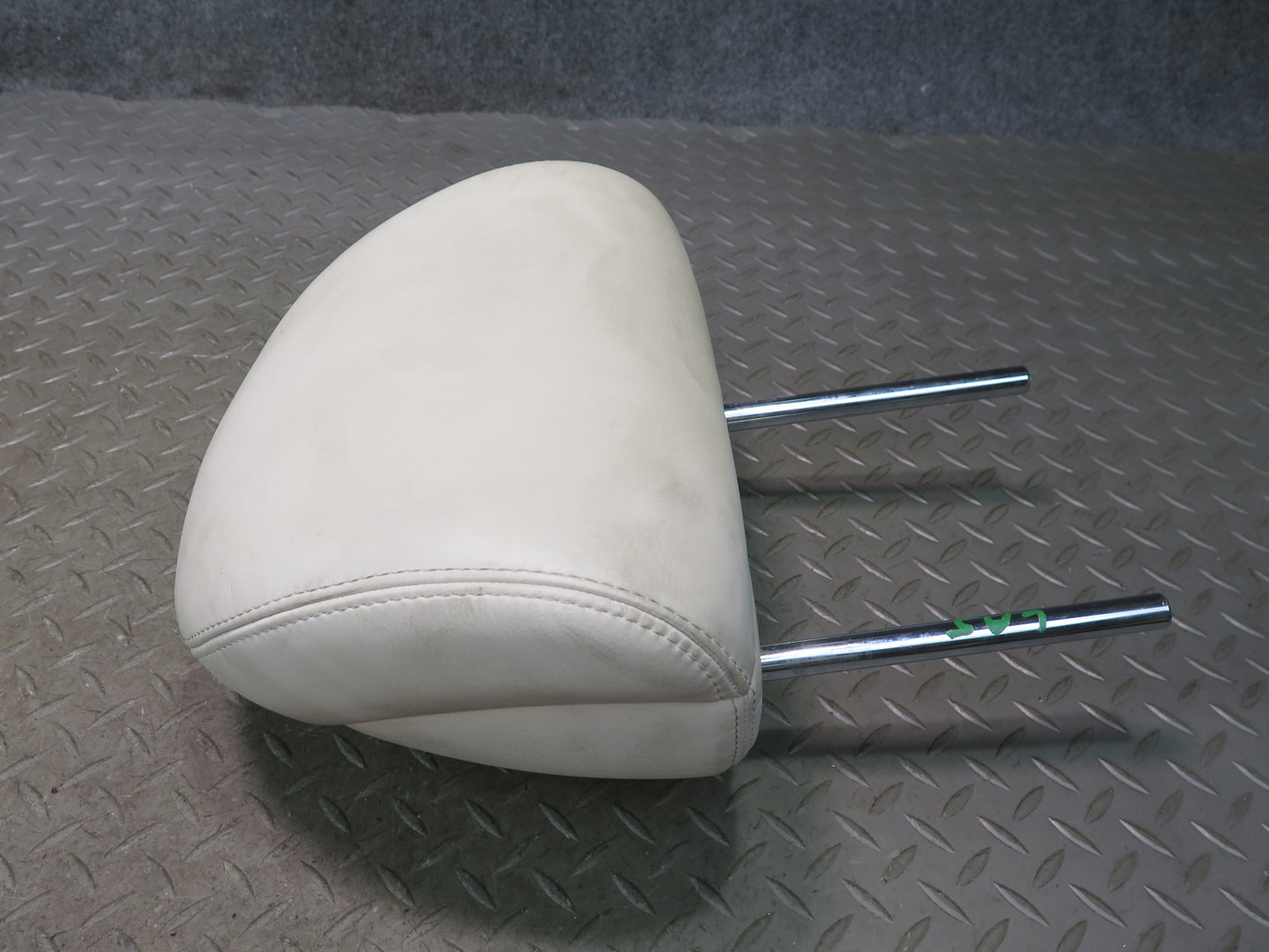 07-09 Lexus UVF46L LS600h LS460 Set of 2 Front Left & Right Leather Headrest OEM