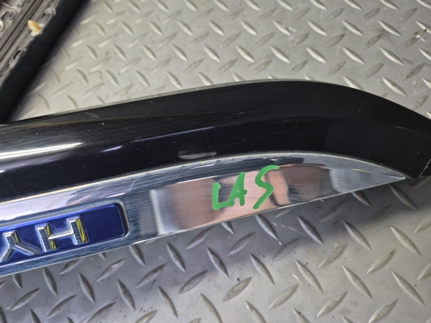 08-09 Lexus UVF46L LS600hL Long Front & Rear Door Fender Trim Molding Set OEM