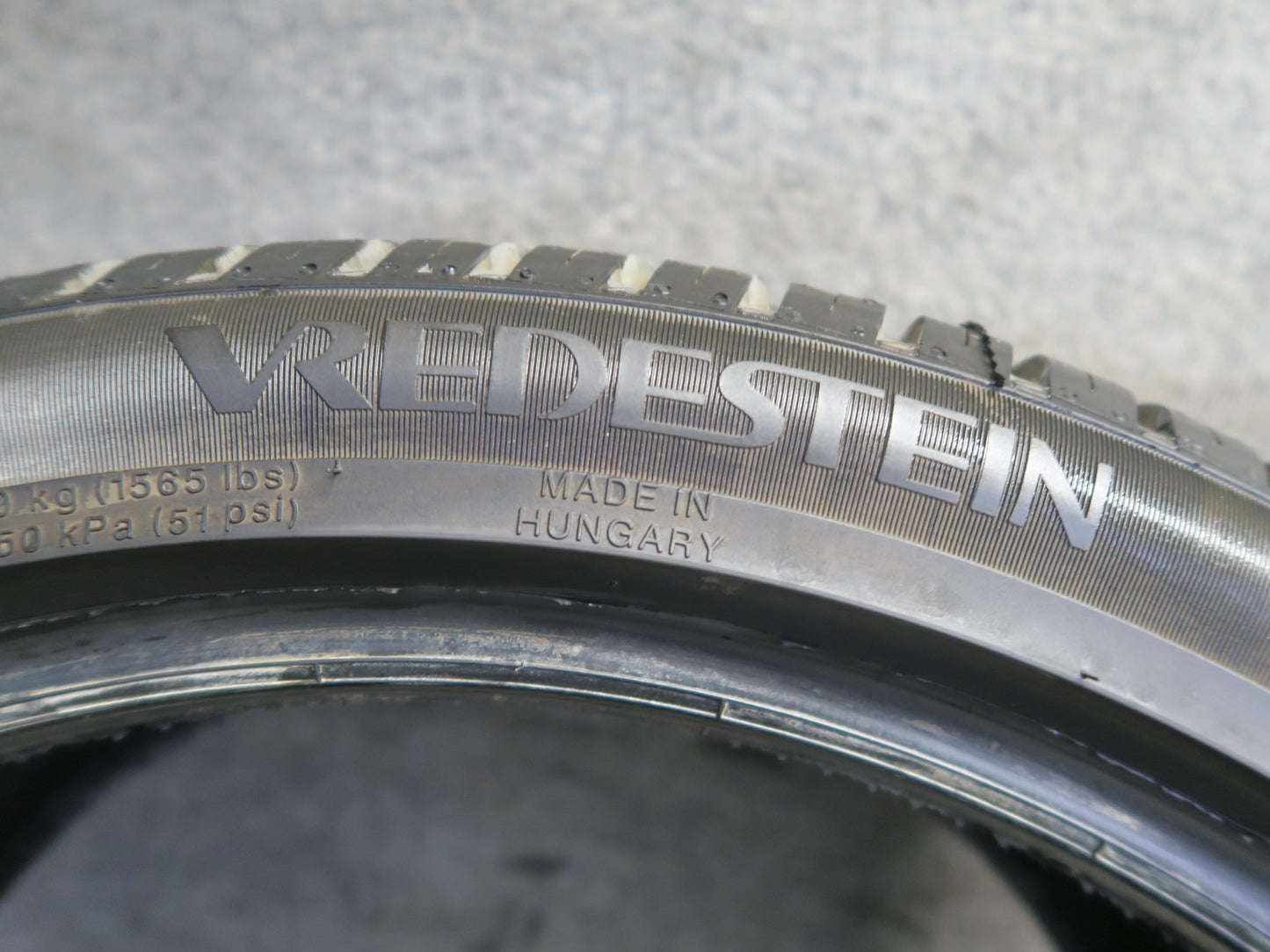 Set of 2 Vredestein Hypertrac A/S Tire 275/35 R19 96Y 3824 9/32 10/32 Tread