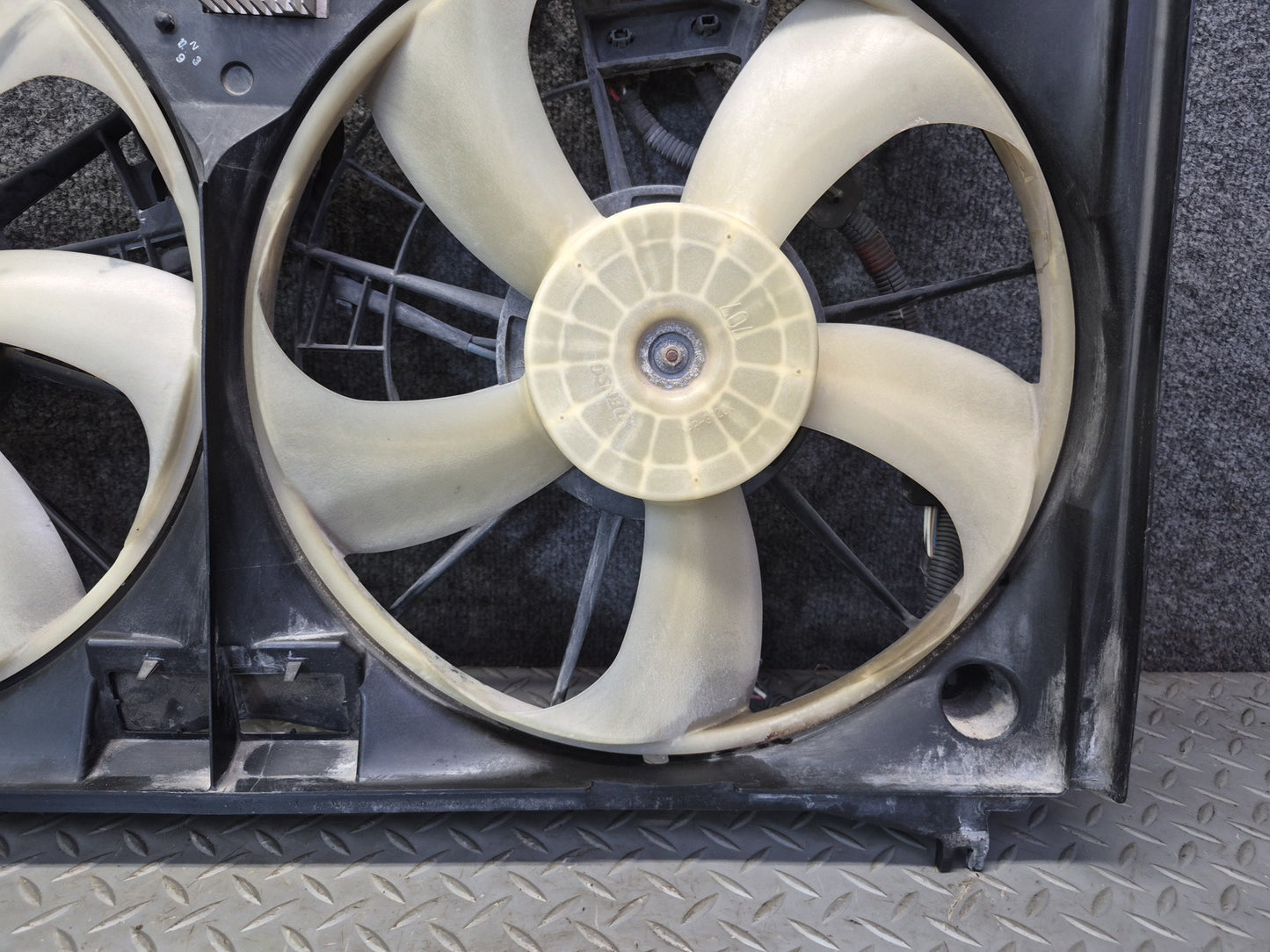 08-17 Lexus UVF46L LS600h LS460 AWD Engine Radiator Cooling Fan Shroud OEM
