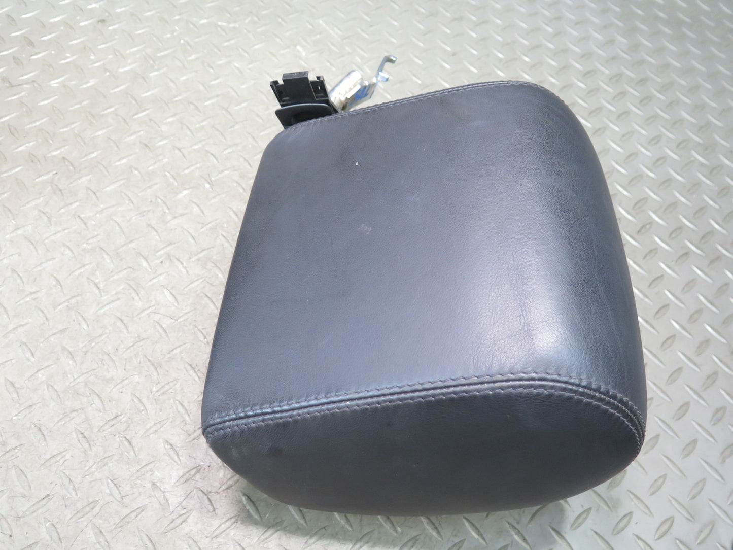 96-02 Mercedes R129 Sl-class Set of 2 Front Left & Right Leather Headrest OEM