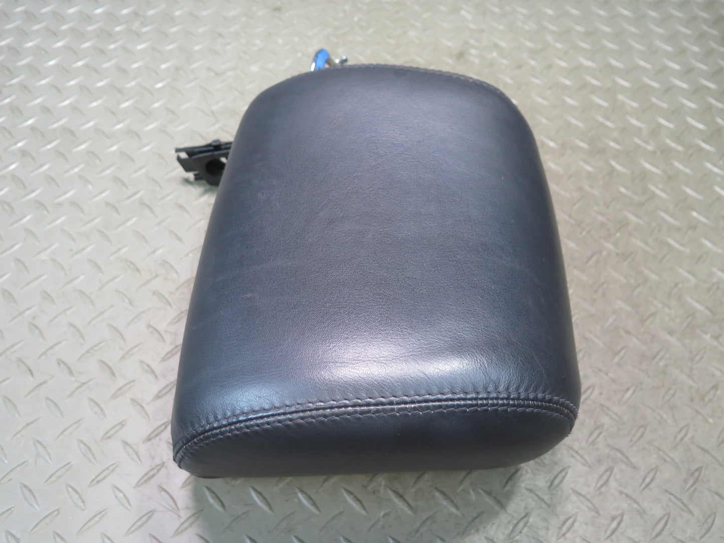 96-02 Mercedes R129 Sl-class Set of 2 Front Left & Right Leather Headrest OEM