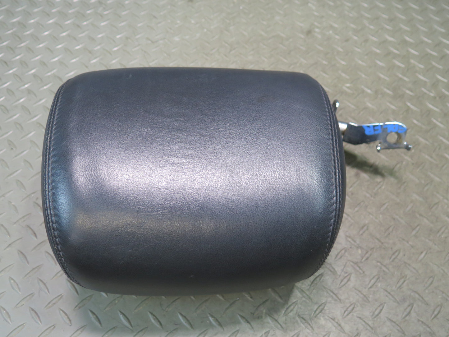 96-02 Mercedes R129 Sl-class Set of 2 Front Left & Right Leather Headrest OEM