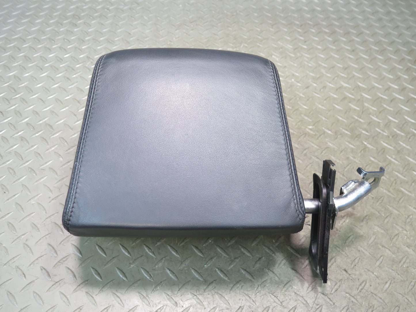 96-02 Mercedes R129 Sl-class Set of 2 Front Left & Right Leather Headrest OEM