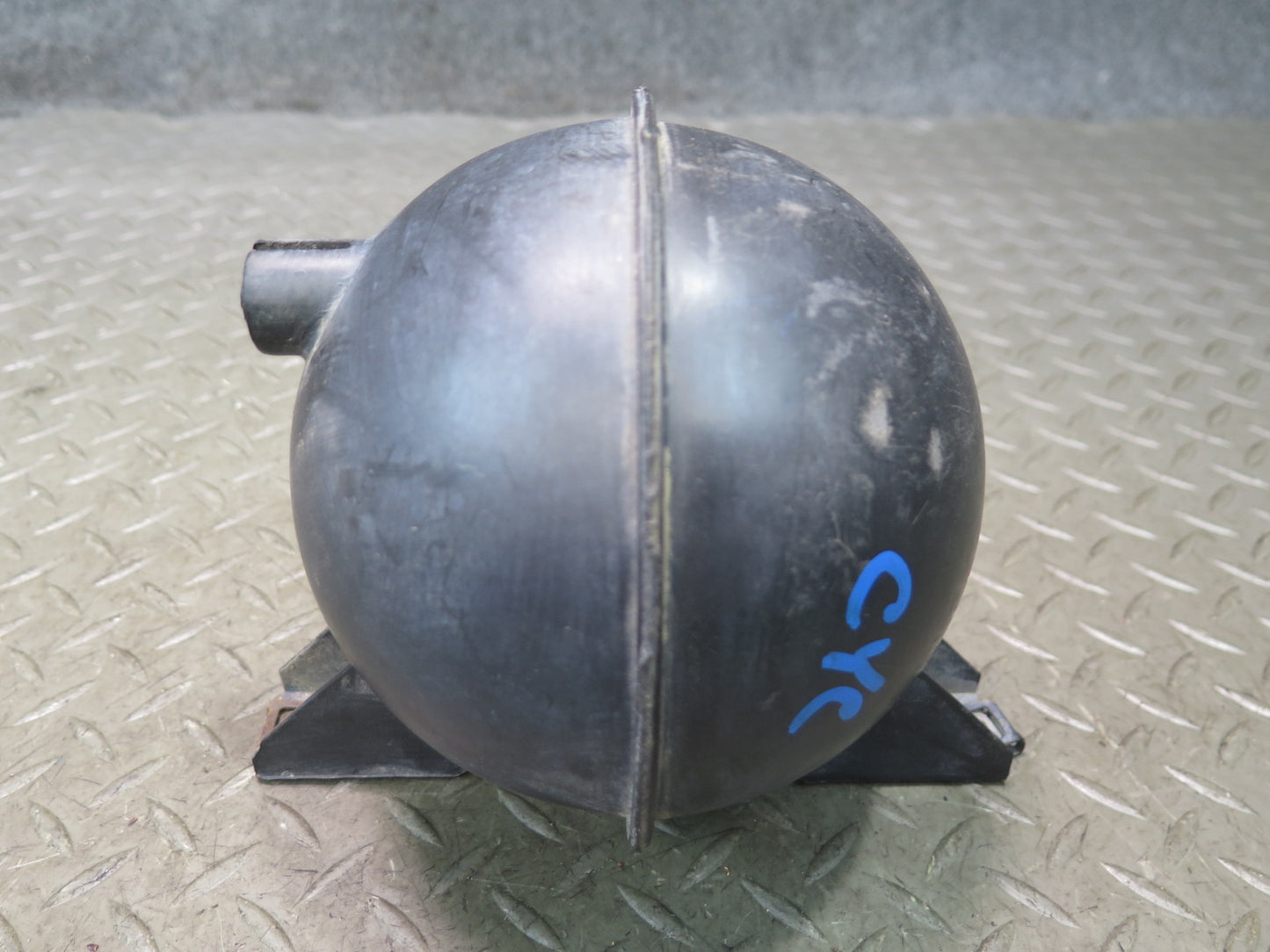84-96 Chevrolet Corvette C4 Cruise Control Vacuum Reservoir Ball Tank OEM