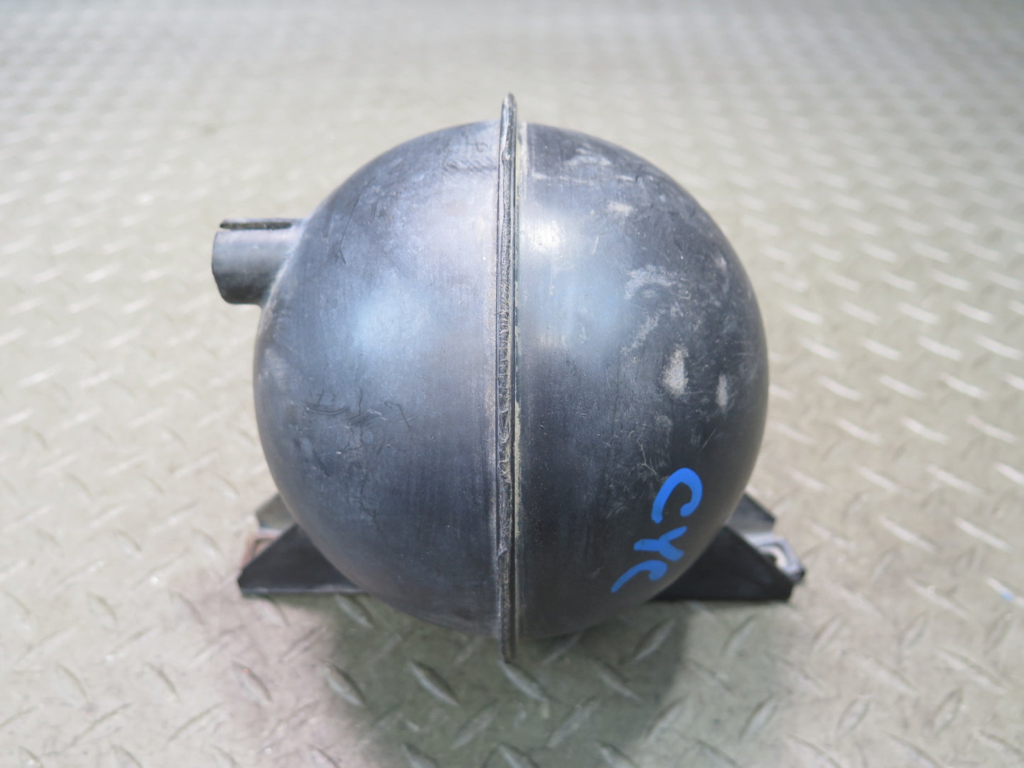 84-96 Chevrolet Corvette C4 Cruise Control Vacuum Reservoir Ball Tank OEM